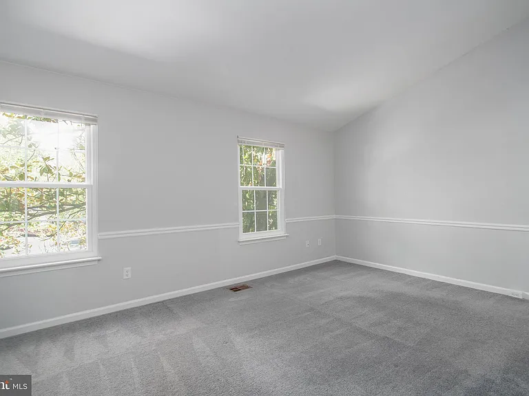 309 Bentley Ct — Photo 12