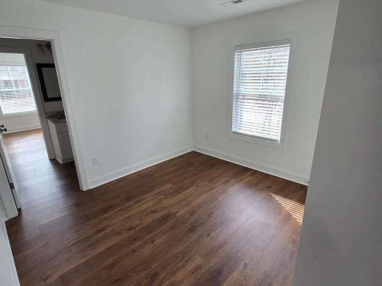 109 Lynn Ave — Photo 17