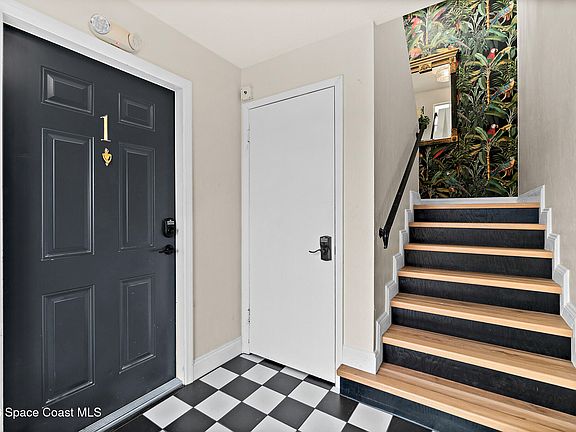 4th image of 1032 Park Dr #1-4