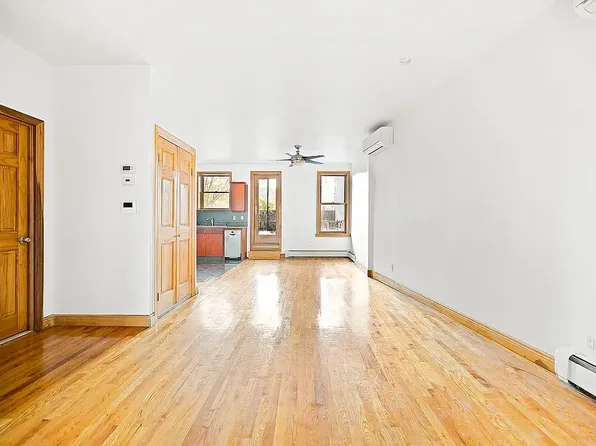 625 Washington Avenue image 1 of 13