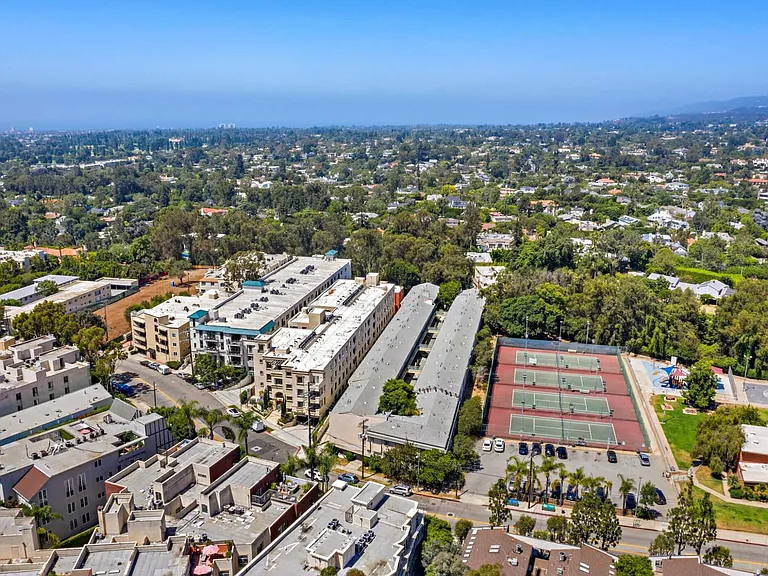 Brentwood by the Park — Photo 17
