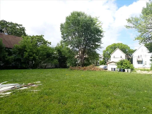 2477 N 38TH STREET, Milwaukee, WI 53210