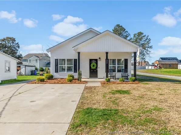 323 W Woodall St, Benson, NC 27504