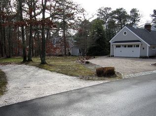 11 Cotuit Cove Rd, Cotuit, MA 02635