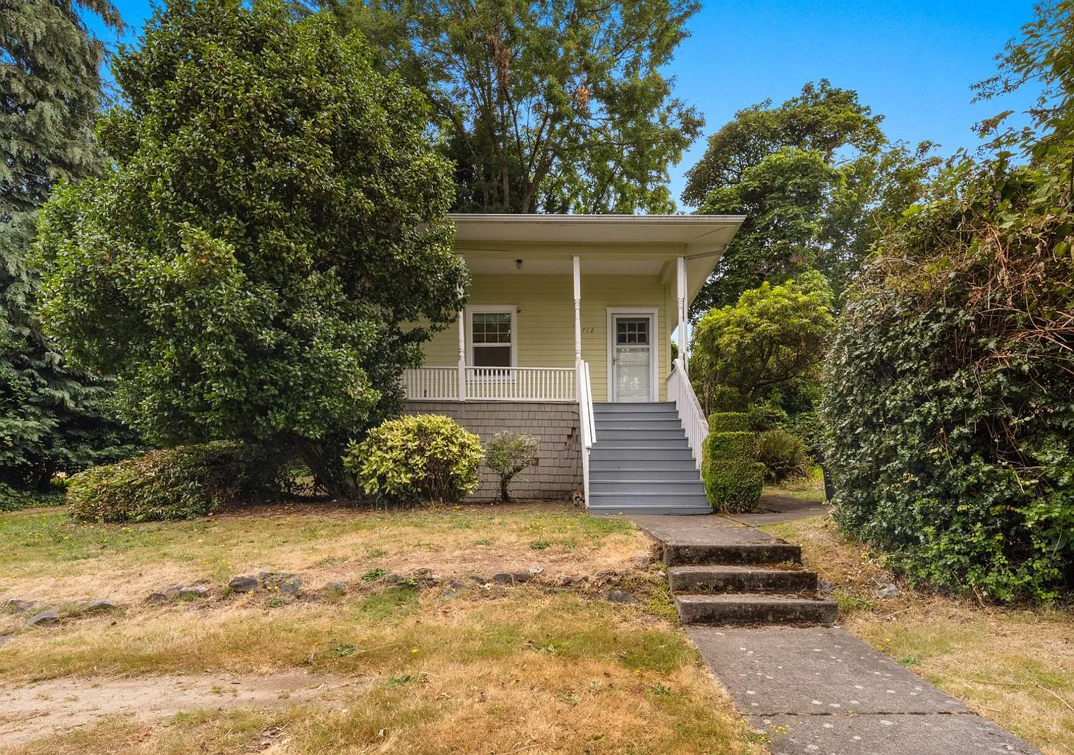 Bright 3 Bed | 2 Bath Home in Renton 1,000 Sq Ft — Photo 1