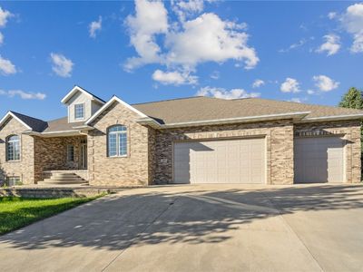 2111 W 4th St, Vinton, IA, 52349