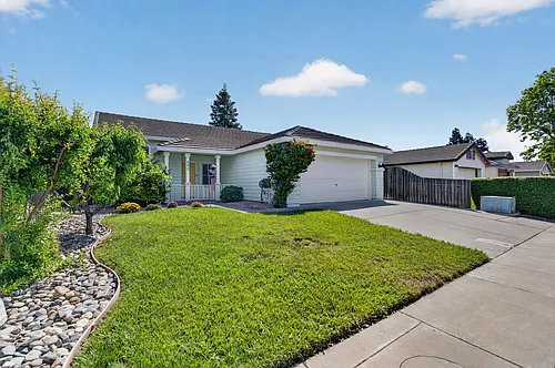 990 Regina Way Photo 1