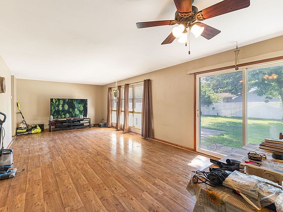 2nd image of 39 Arapaho Dr