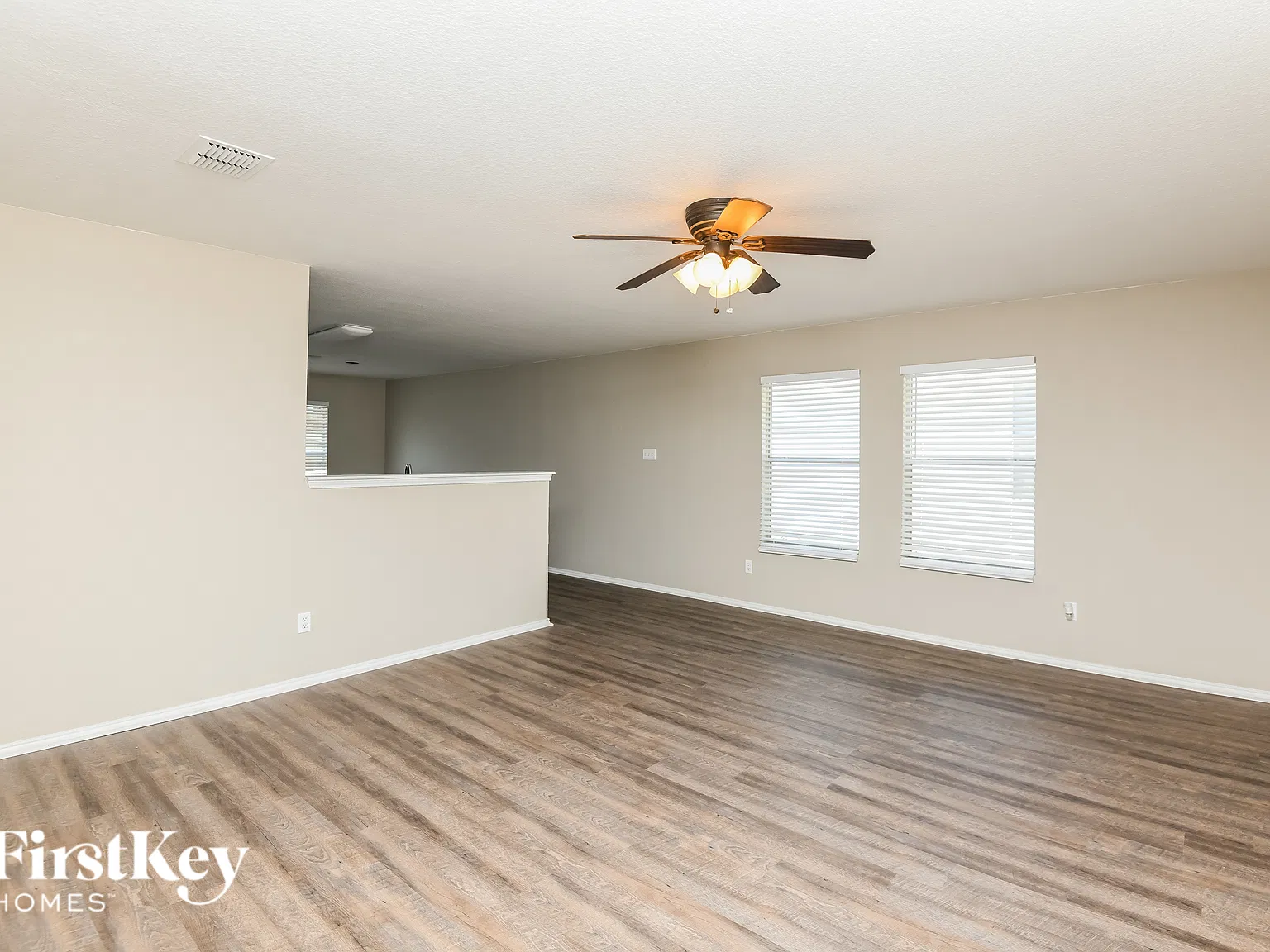 4 bed, 2.0 bath, 1760 sqft, $2,225 — Photo 3