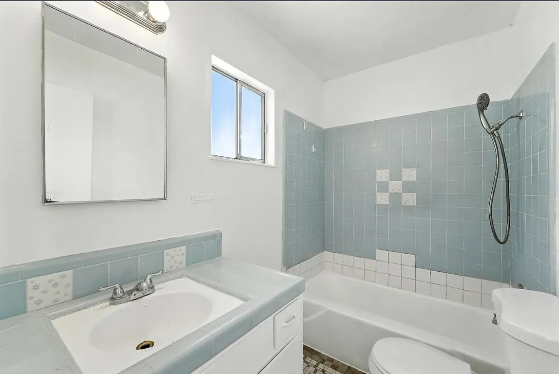 132 W 18th St - 5 — Photo 1