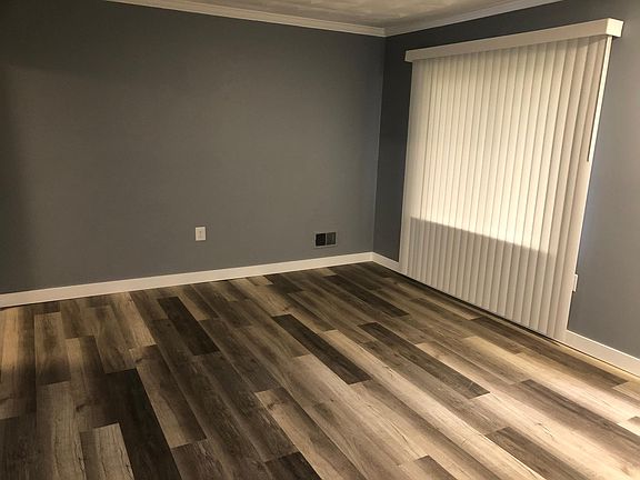3rd image of 28468 Donnelly St
