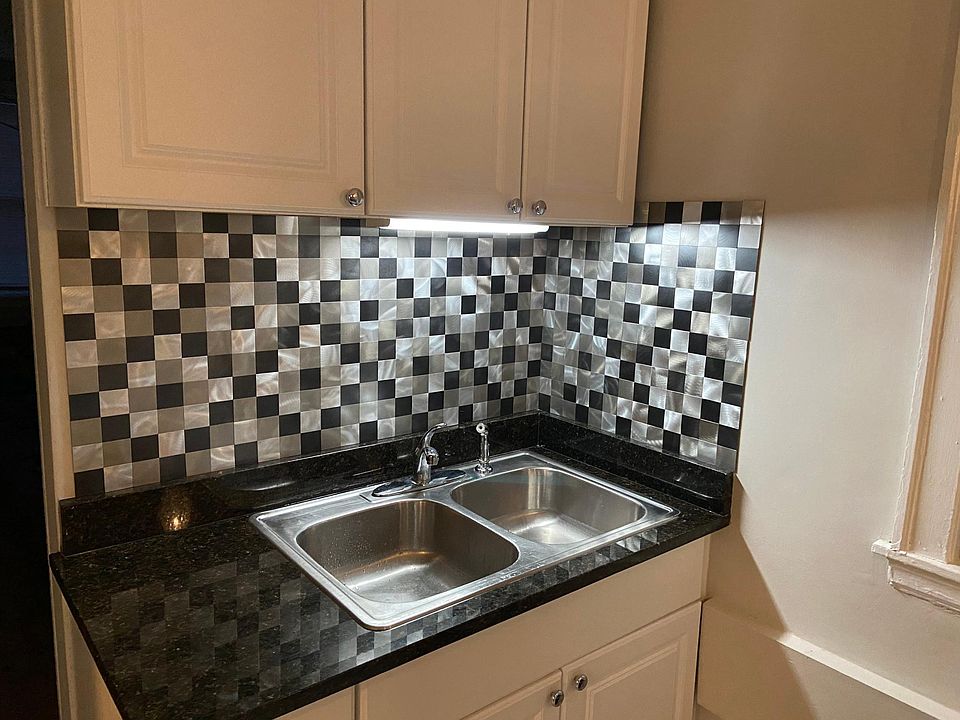 1st image of 3420 N Hoyne Ave #0
