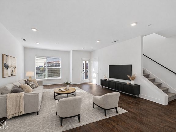5th image of 727 N Illinois St #202