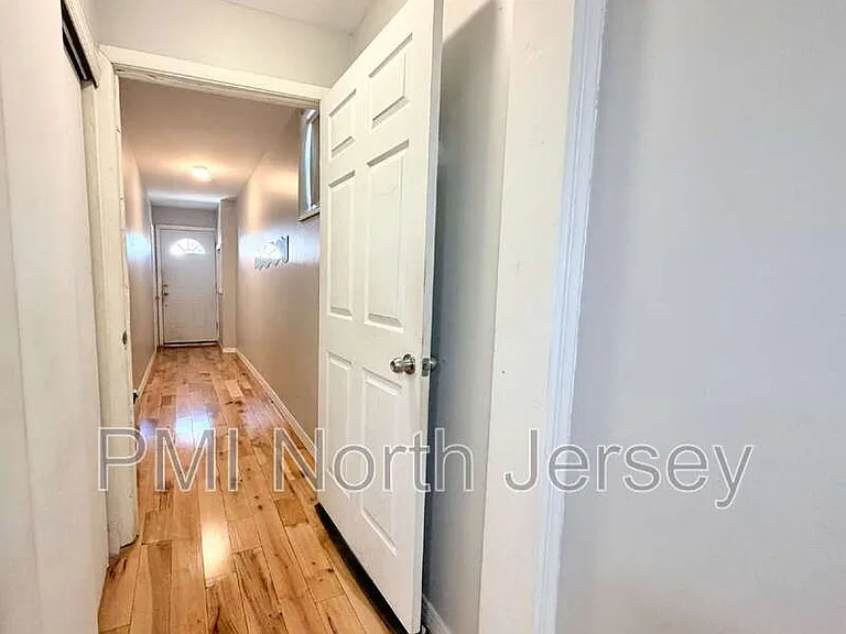 224 Macarthur Ave #B — Photo 4