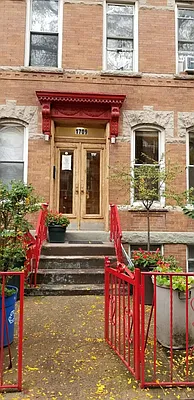 Rented by Nooklyn NYC LLC | media 19