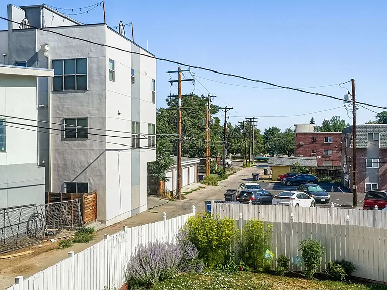 4923 King St — Photo 81