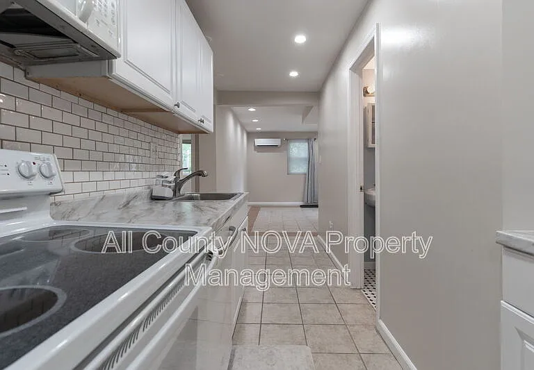 4141 21st Rd N #B — Photo 1