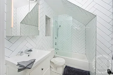 Rented by Nolita Group