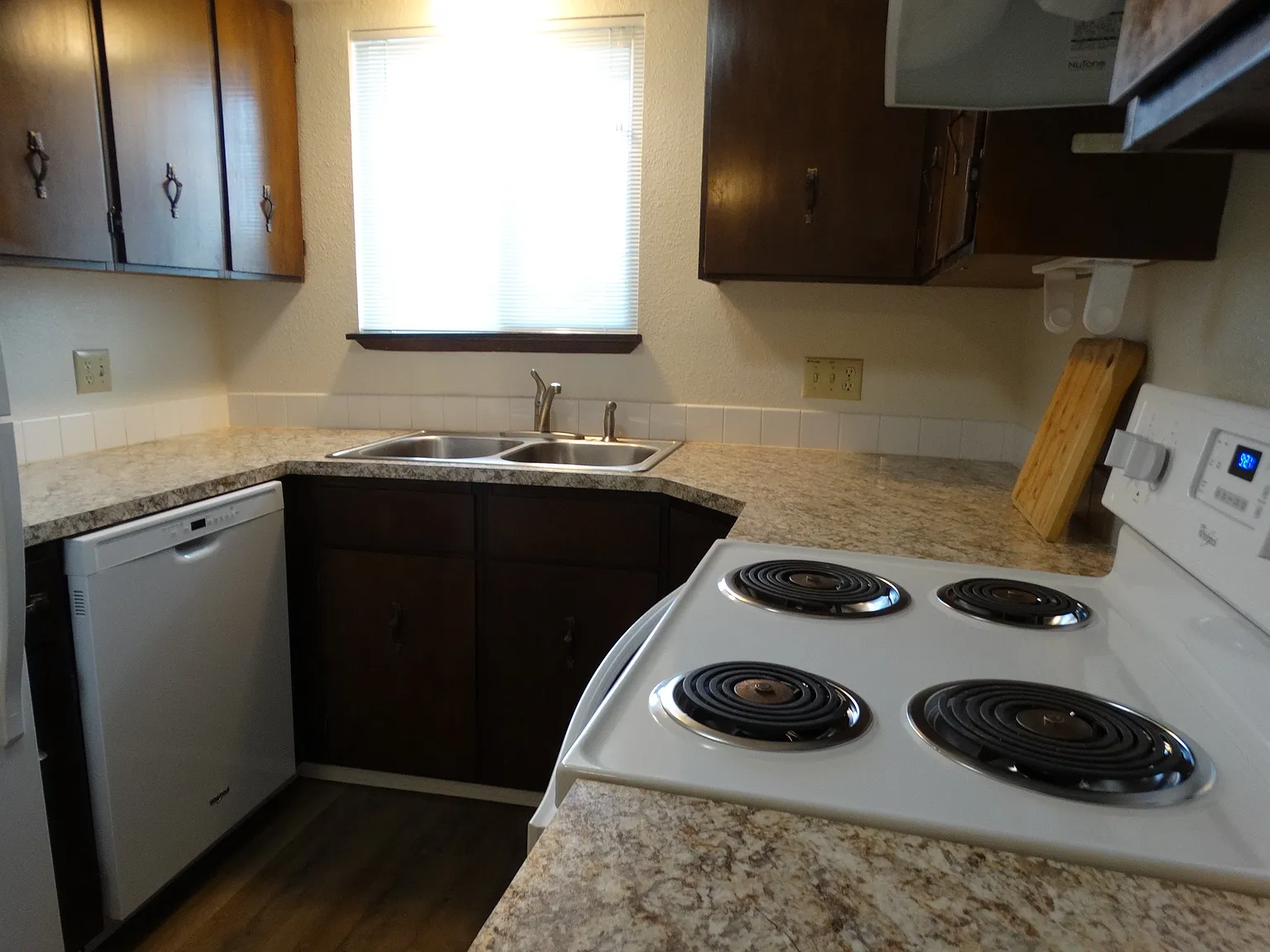 128 W 21st Ave — Photo 2