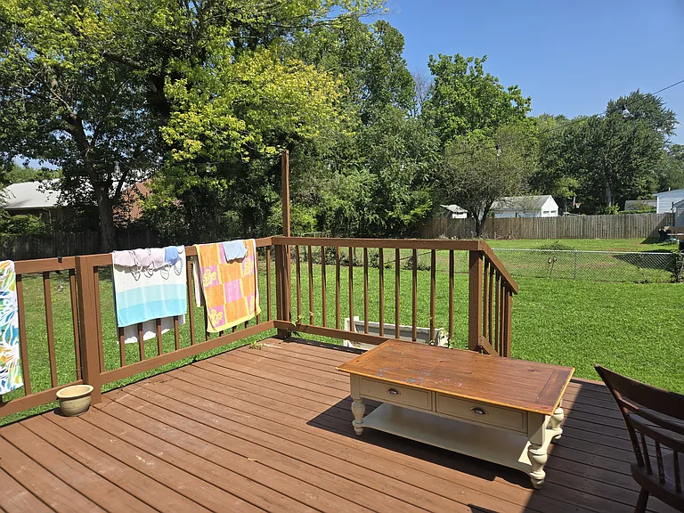 1115 Stewart Dr — Photo 32