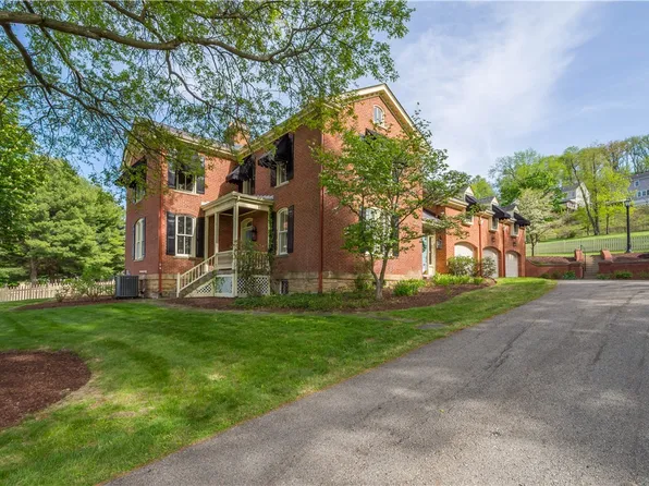 571 W McMurray Rd, Canonsburg, PA 15317