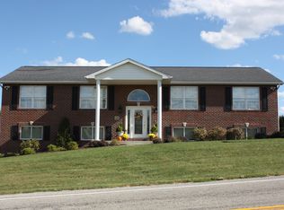 816 Vernon Dr, Rostraver Township, PA
