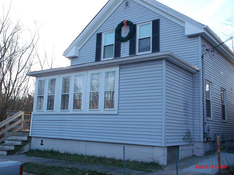 2nd image of 668 1/2 Fruit Hill Ave