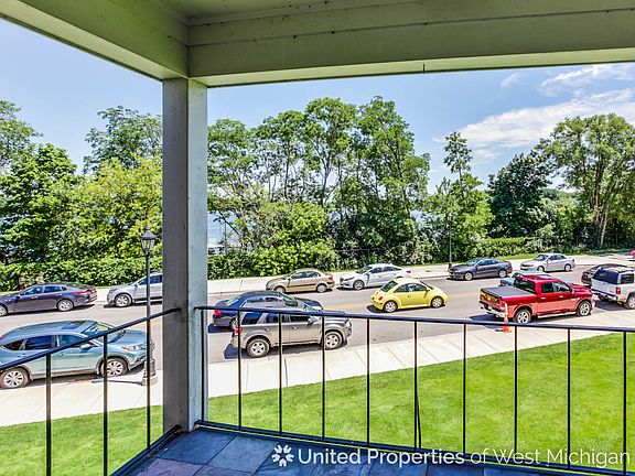 5th image of 2311 Wealthy St SE APT 21