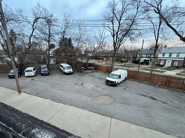 18301 Hartwell St, Detroit, MI 48235