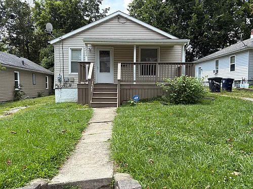 682 Roscoe Ave Photo 1