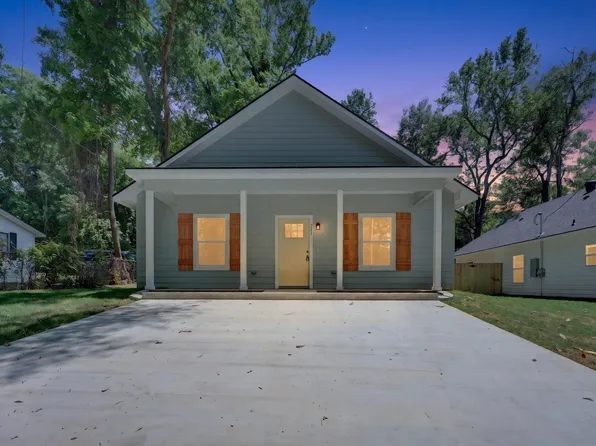 211 W Jeanette Ave, Gladewater, TX 75647