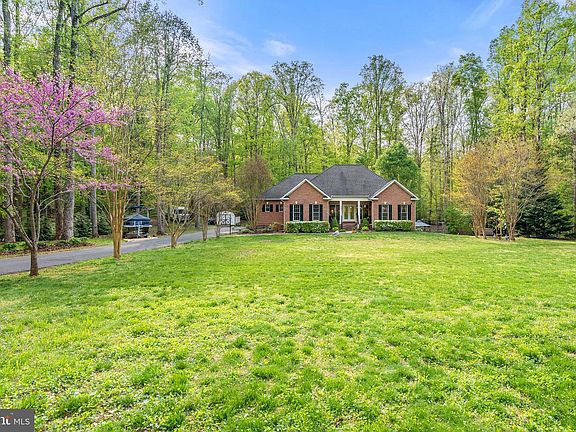4th image of 19402 White Pine Ln