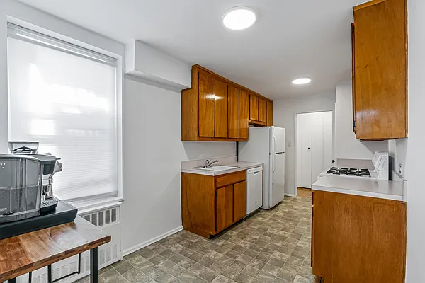 Sold by Lovett Realty, Inc. | media 9