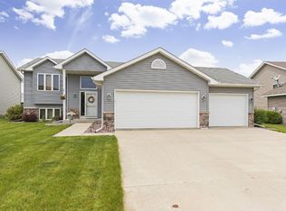 1016 Chestnut St S, Belle Plaine, MN 56011