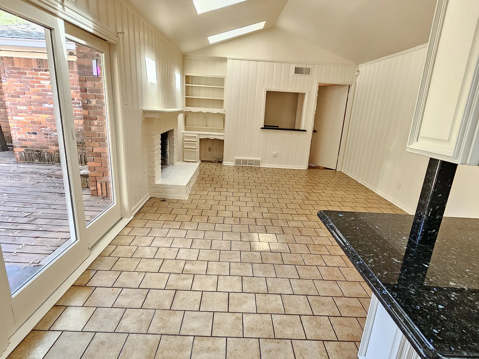 3 bed, 2075 sqft, $3,600 — Photo 4