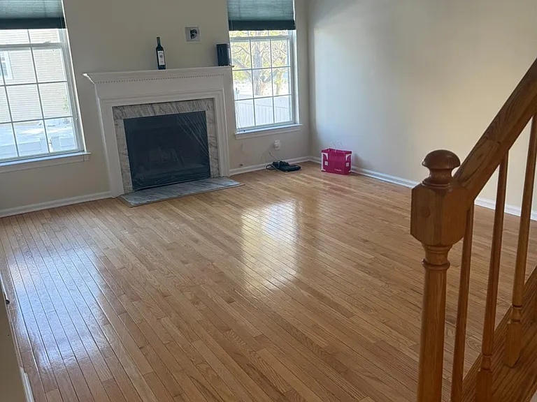 1301 Dahlia Cir — Photo 3