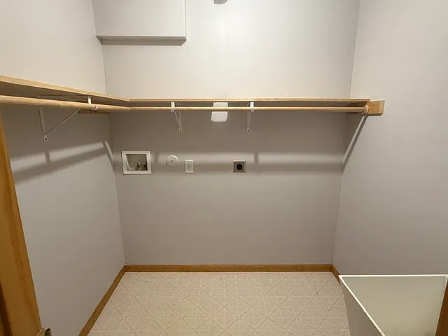2254 Wellington Dr — Photo 23