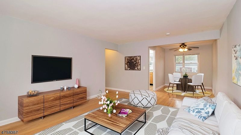 1st image of 471 Crestwood Ave