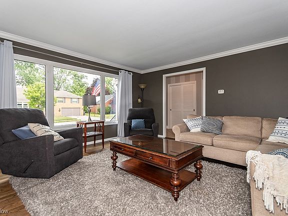 3rd image of 16307 Saint Anthony Ln