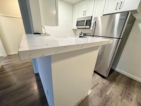 5th image of 10779 Woodbine St APT 100