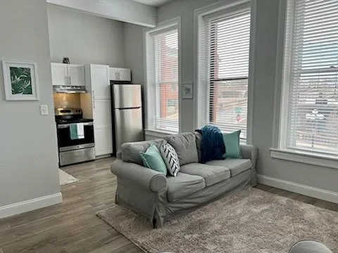 1 bed, 500 sqft, $1,500 — Photo 2