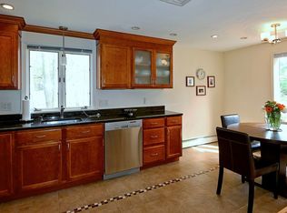 31 Pinewood Rd #31, Wellesley, MA 02482