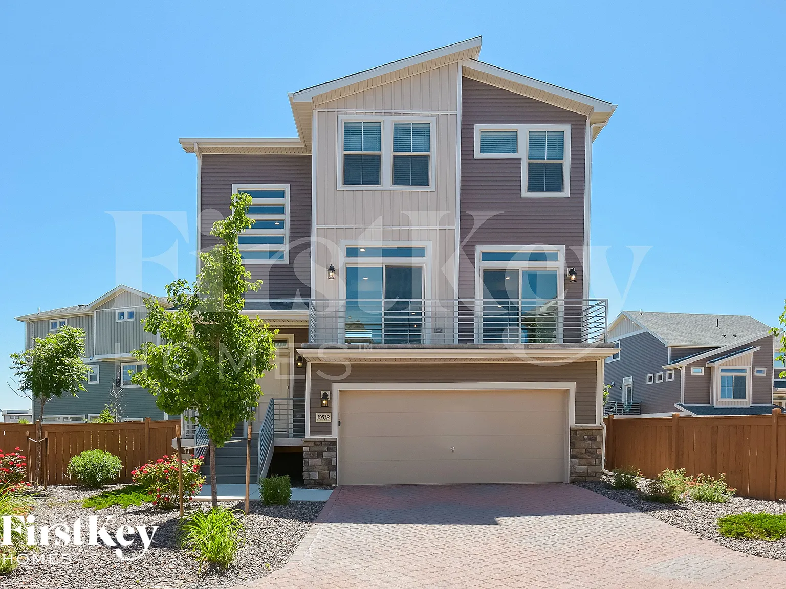 3 bed, 1.5 bath, 2344 sqft, $2,900 — Photo 2