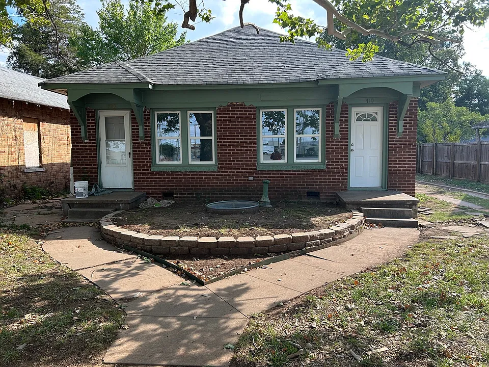 738 W Maple Ave #A