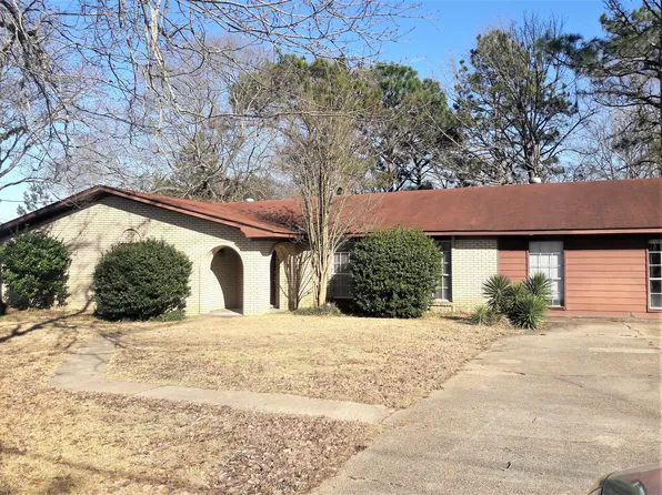 39 Lakewood Dr, Hattiesburg, MS 39402