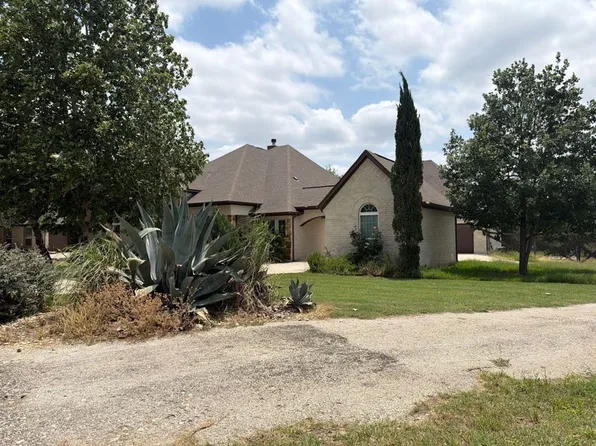 397 Barden Pkwy, Castroville, TX 78009