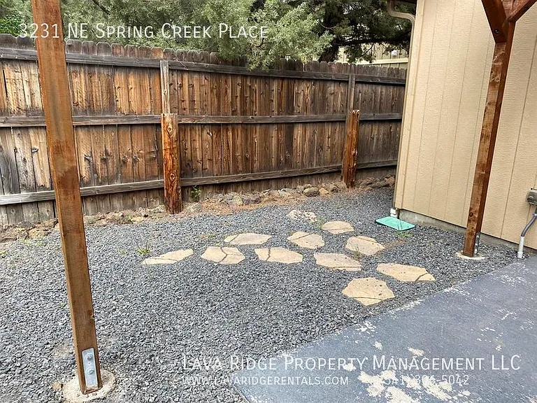 3231 NE Spring Creek Pl — Photo 16