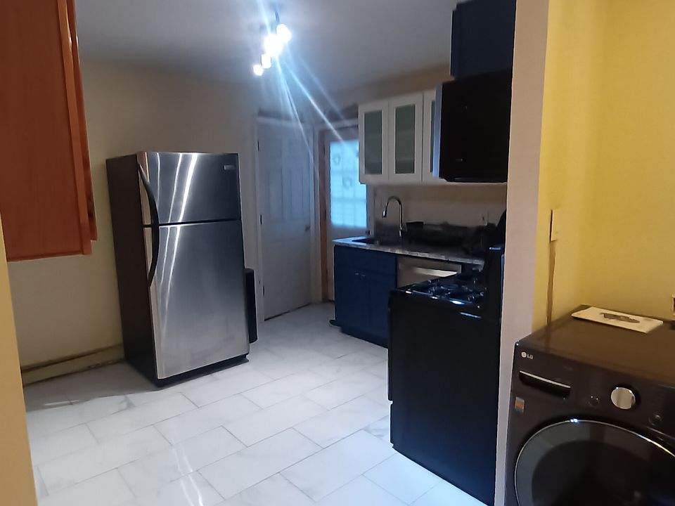 1st image of 67 Gore St #1