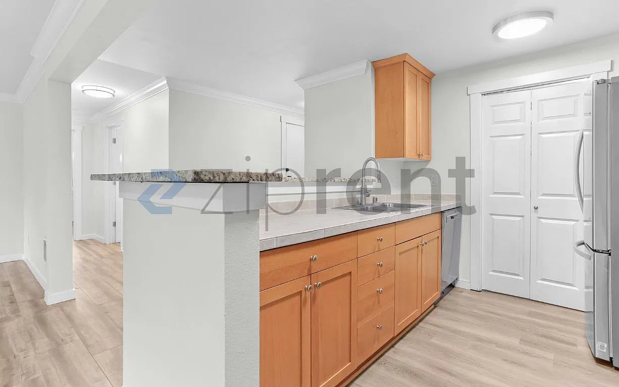 3 bed, 1043 sqft, $2,875 — Photo 4