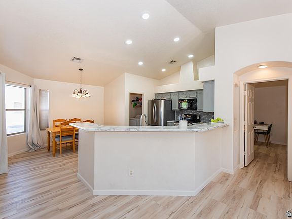 5th image of 10153 E 38th Pl